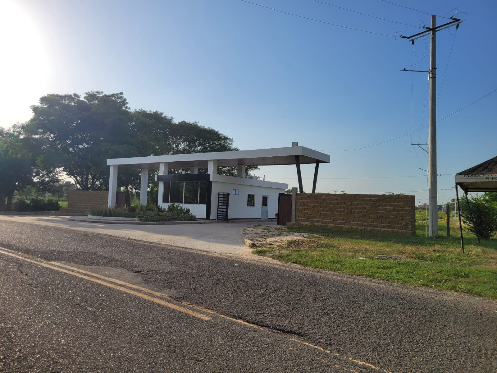 Portería de acceso a Club El Dorado Campestre